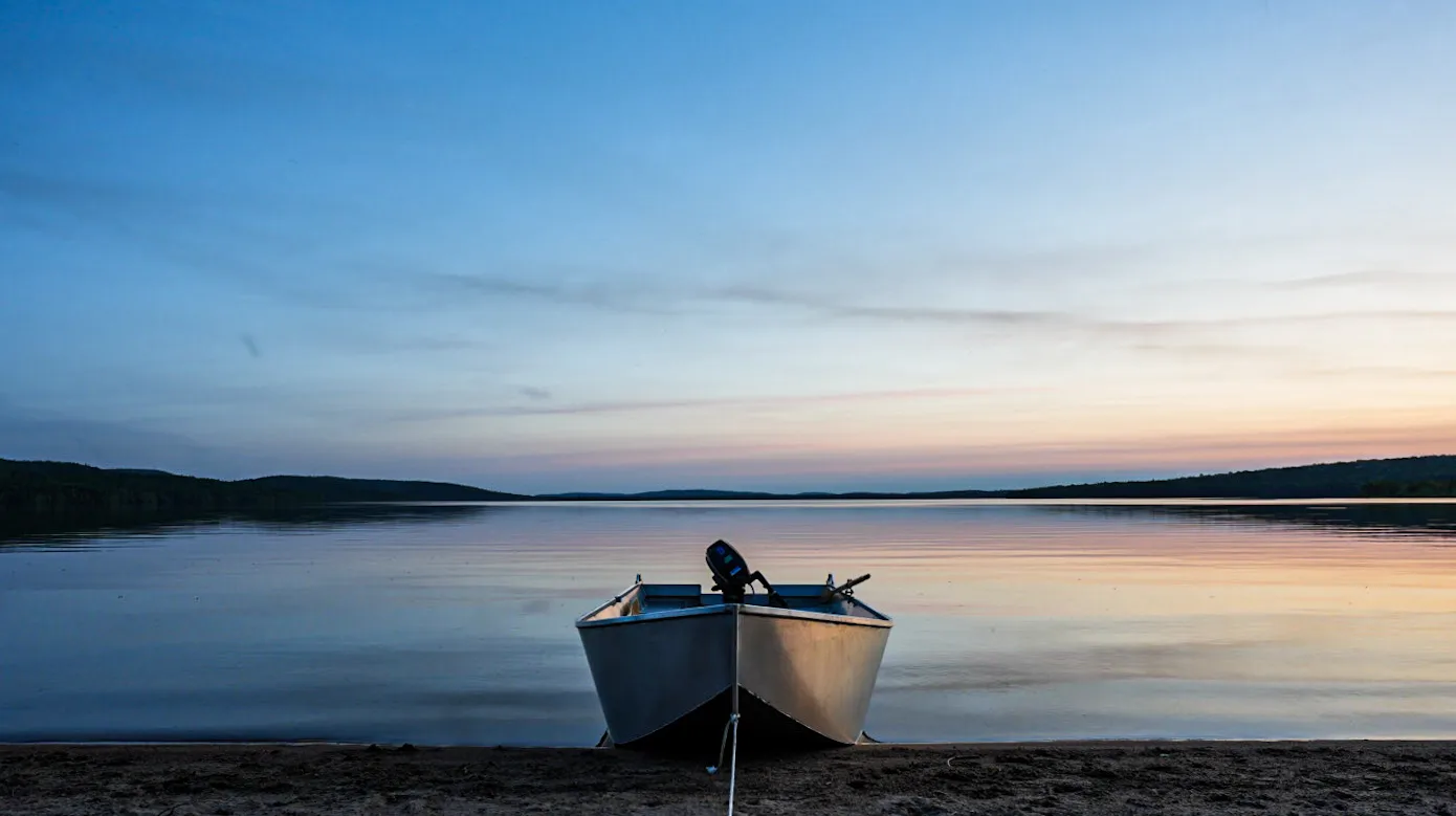 Lake and forest at Notawissi